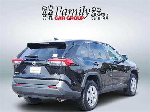 Used 2024 Toyota RAV4 LE image 4