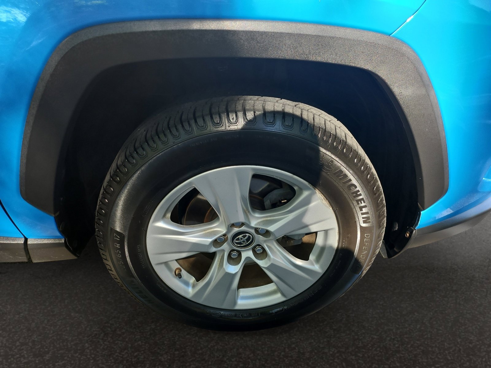 Used 2019 Toyota RAV4 XLE w/ Convenience Package FWD image 39