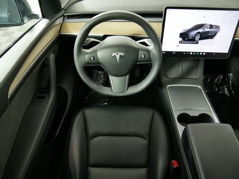 Used 2023 Tesla Model Y Long Range AWD/4WD image 19