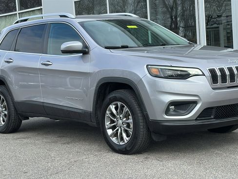 Used 2021 Jeep Cherokee Latitude Lux image 2