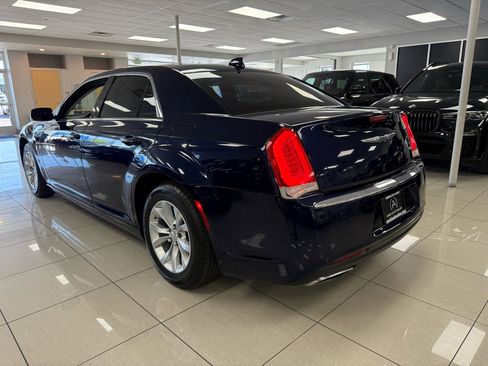 Used 2015 Chrysler 300 Limited image 6