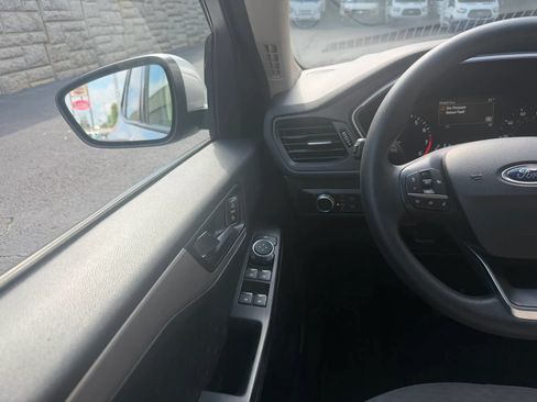 Used 2020 Ford Escape SE FWD image 16