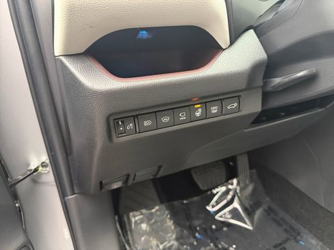 Used 2025 Toyota RAV4 Limited image 20