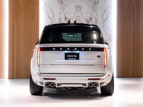 Used 2025 Land Rover Range Rover SV AWD/4WD image 5