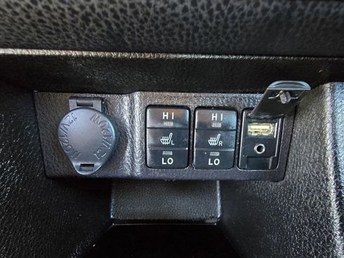 Used 2019 Toyota Corolla XSE FWD image 18