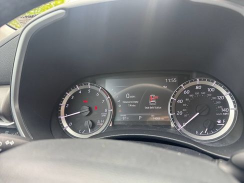 Used 2023 Toyota Highlander XLE AWD/4WD image 21