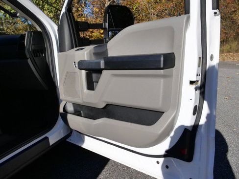 Used 2017 Ford F350 XL w/ Power Equipment Group image 38