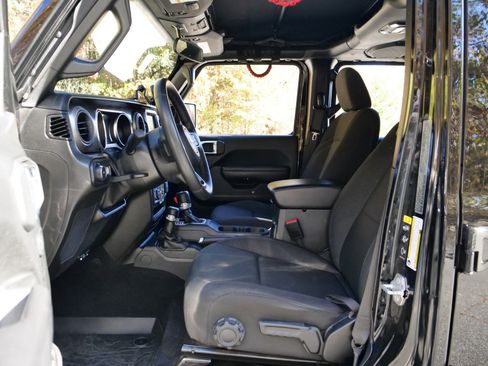 Used 2022 Jeep Wrangler Unlimited Sport image 22