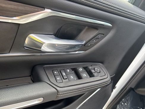 Used 2025 RAM 1500 Laramie image 13