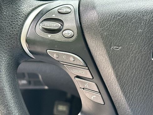 Used 2019 Nissan Pathfinder S AWD/4WD image 32