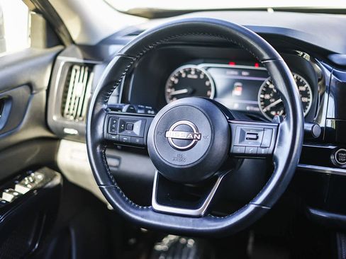 Used 2022 Nissan Pathfinder SV FWD image 15