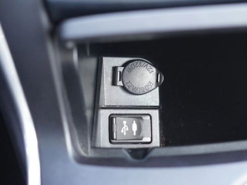 Used 2015 Toyota Camry SE w/ Moonroof Package image 28