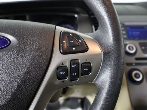 Used 2015 Ford Taurus SE image 33