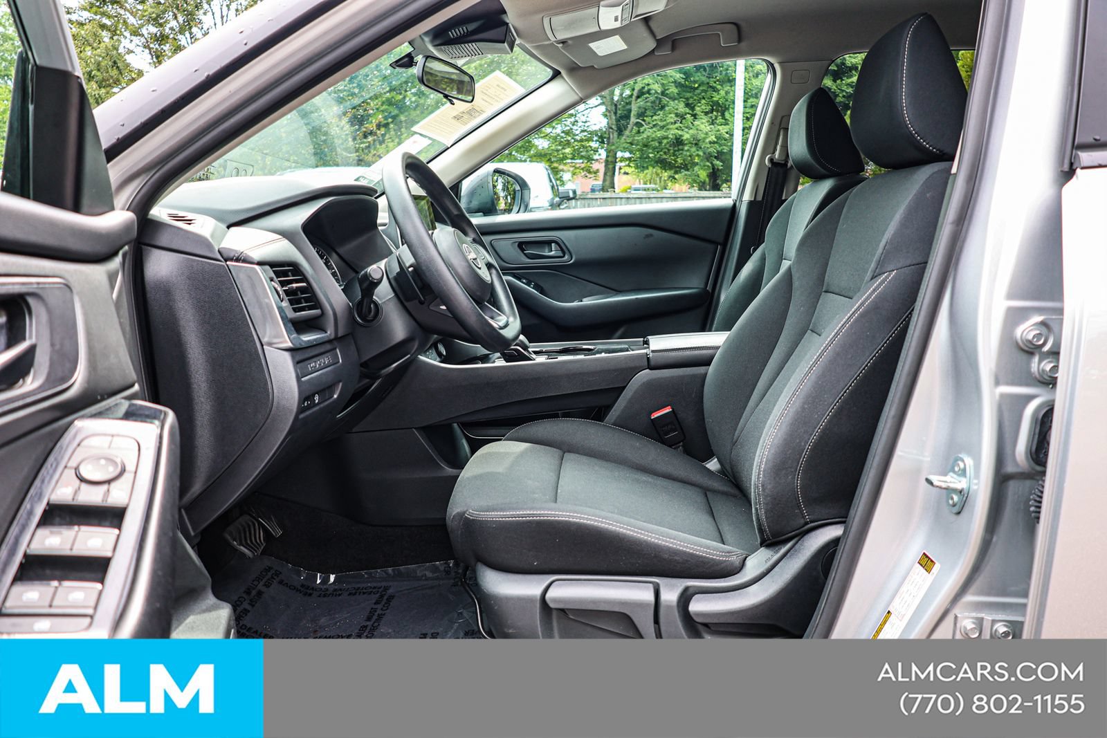 Used 2024 Nissan Rogue S FWD image 17