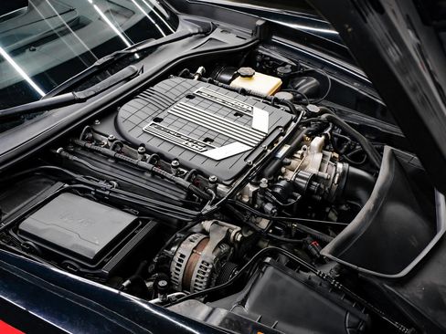 Used 2016 Chevrolet Corvette Z06 w/ 3LZ Preferred Equipment Group image 57