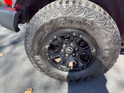 Used 2023 Ford Bronco Wildtrak image 15