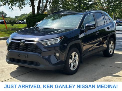 Used 2020 Toyota RAV4 XLE w/ Convenience Package AWD/4WD image 7