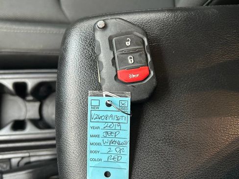 Used 2019 Jeep Wrangler Sport AWD/4WD image 37