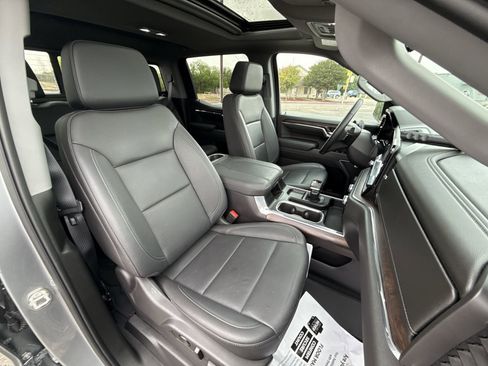 Used 2024 GMC Sierra 1500 SLT w/ SLT Premium Plus Package image 27