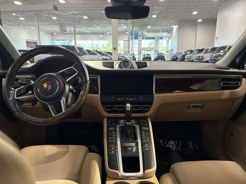Used 2021 Porsche Macan AWD/4WD image 22