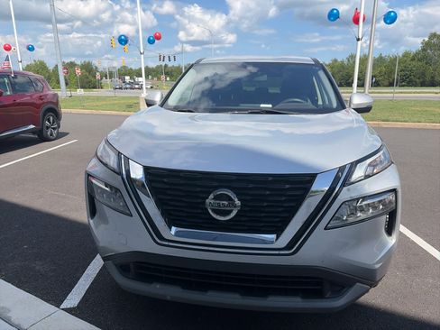 Used 2021 Nissan Rogue SV AWD/4WD image 2