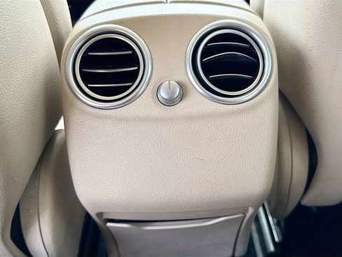 Used 2019 Mercedes-Benz GLC 300 GLC 300 w/ Premium Package image 24