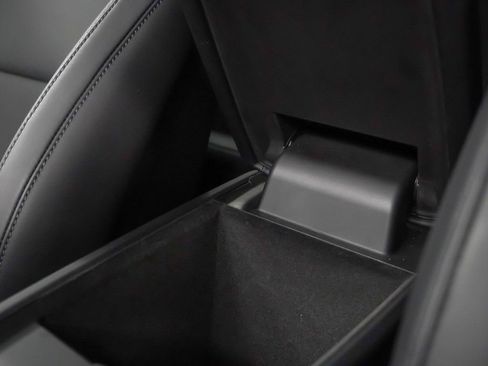 Certified 2025 Porsche Macan 4S Electric image 34