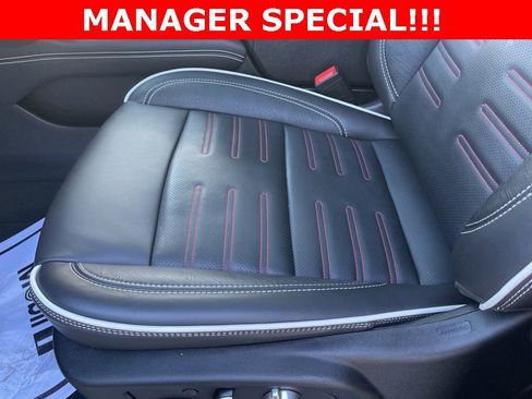 Certified 2025 GMC Yukon XL AT4 Ultimate image 22