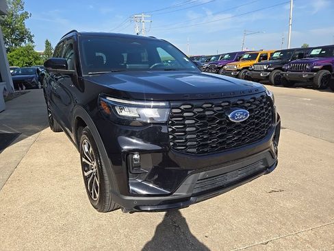 Used 2025 Ford Explorer ST-Line AWD/4WD image 15