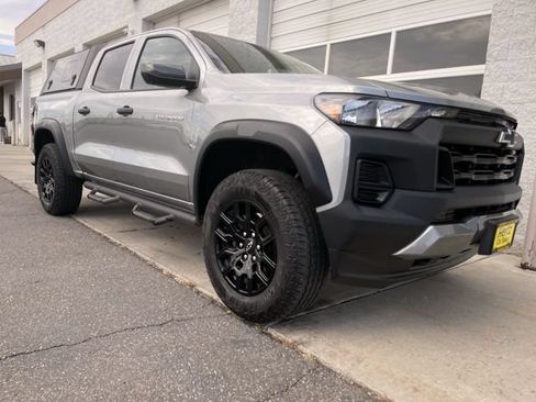 Used 2025 Chevrolet Colorado Trail Boss AWD/4WD image 10