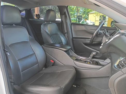 Used 2019 Chevrolet Malibu Premier w/ Sun and Wheel Package image 3