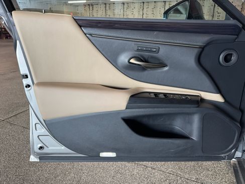Used 2020 Lexus ES 350 w/ Premium Package FWD image 15