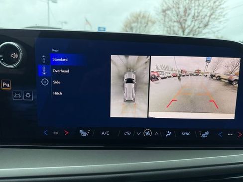 New 2026 Chevrolet Traverse LT w/ Driver Confidence Package AWD/4WD image 22