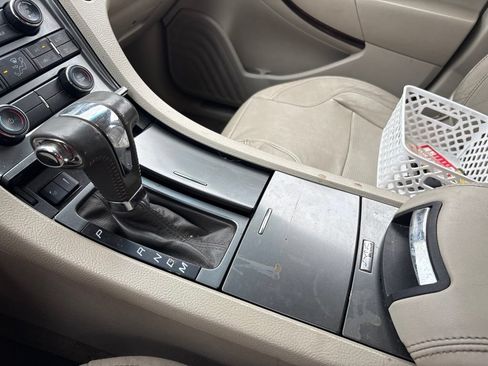 Used 2011 Ford Taurus Limited FWD image 9