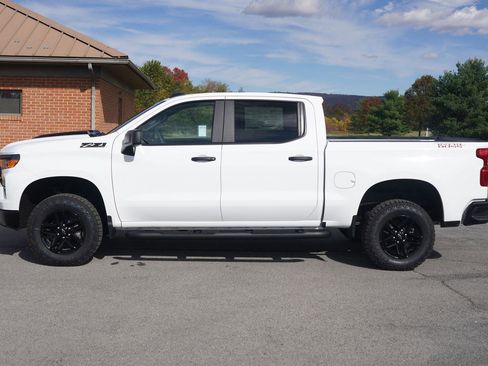 New 2026 Chevrolet Silverado 1500 Custom Trail Boss w/ LPO, Dark Essentials Package image 7