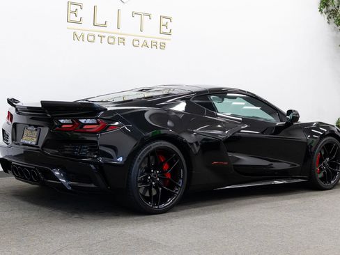 Used 2025 Chevrolet Corvette Z06 RWD image 9
