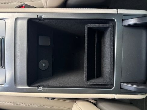 Used 2025 Lincoln Nautilus Reserve image 27