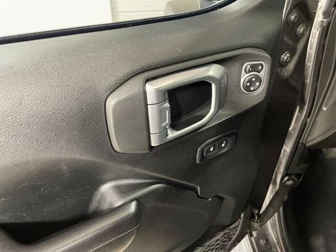 Used 2019 Jeep Wrangler Sport AWD/4WD image 10