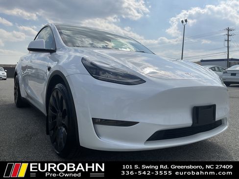 Used 2023 Tesla Model Y Performance image 5
