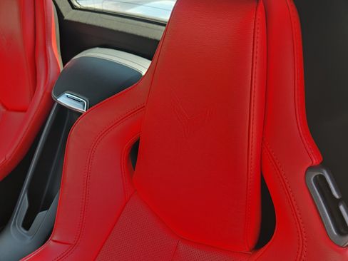 Used 2021 Chevrolet Corvette Stingray Convertible w/ 1LT RWD image 25