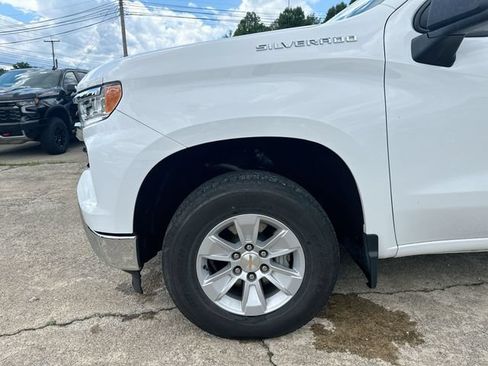 Used 2025 Chevrolet Silverado 1500 LT AWD/4WD image 36