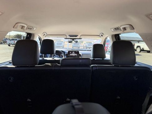 Used 2025 Nissan Pathfinder SL image 10