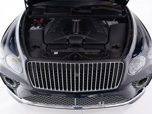 Used 2023 Bentley Bentayga Extended Wheelbase AWD/4WD image 49