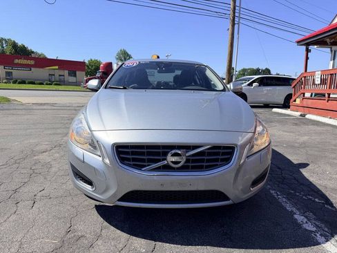 Used 2013 Volvo S60 T5 AWD/4WD image 2