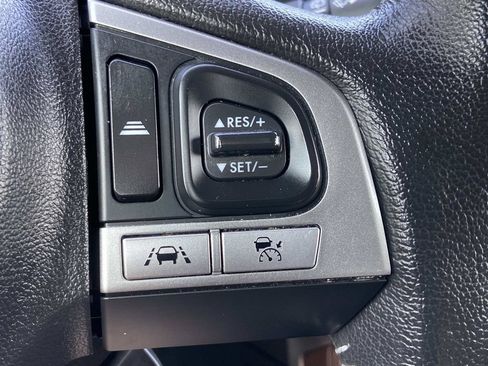 Used 2018 Subaru Forester 2.5i Touring AWD/4WD image 29