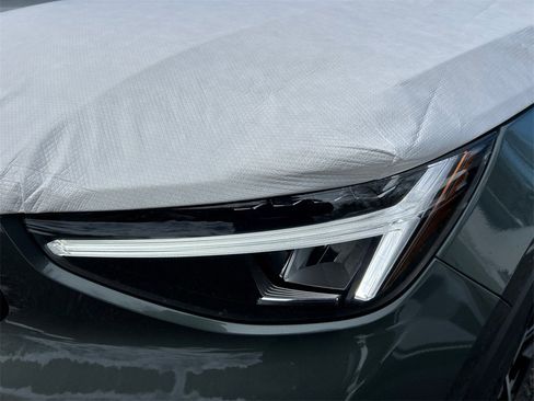 New 2026 Volvo XC40 B5 Plus w/ Protection Package Premier image 6