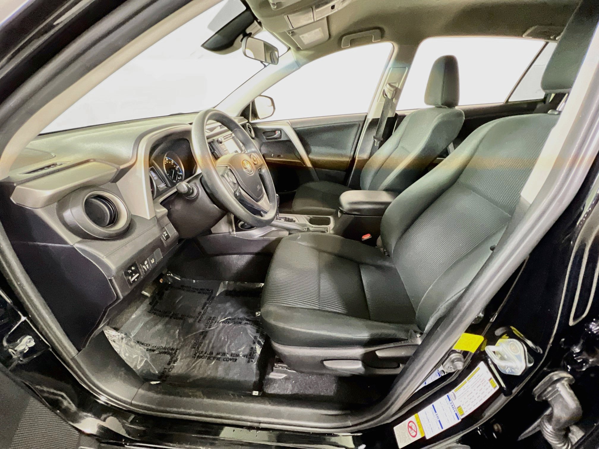 Used 2018 Toyota RAV4 LE w/ All Weather Liner Package AWD/4WD image 19