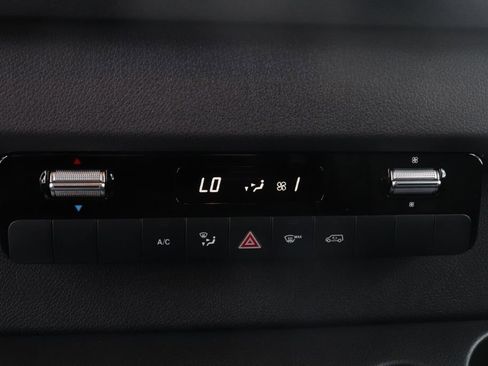 Used 2025 Mercedes-Benz Sprinter 2500 image 11