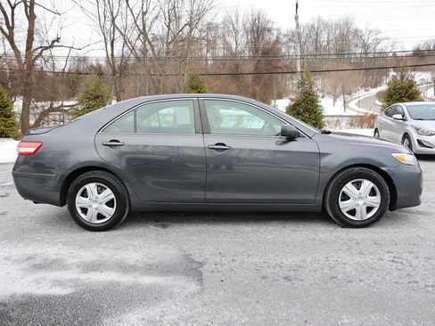 Used 2010 Toyota Camry LE image 8