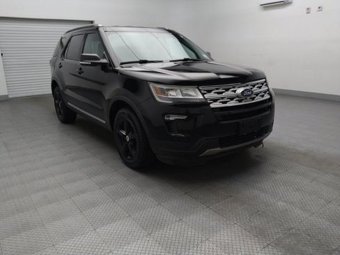Used 2019 Ford Explorer XLT w/ Equipment Group 201A FWD image 13